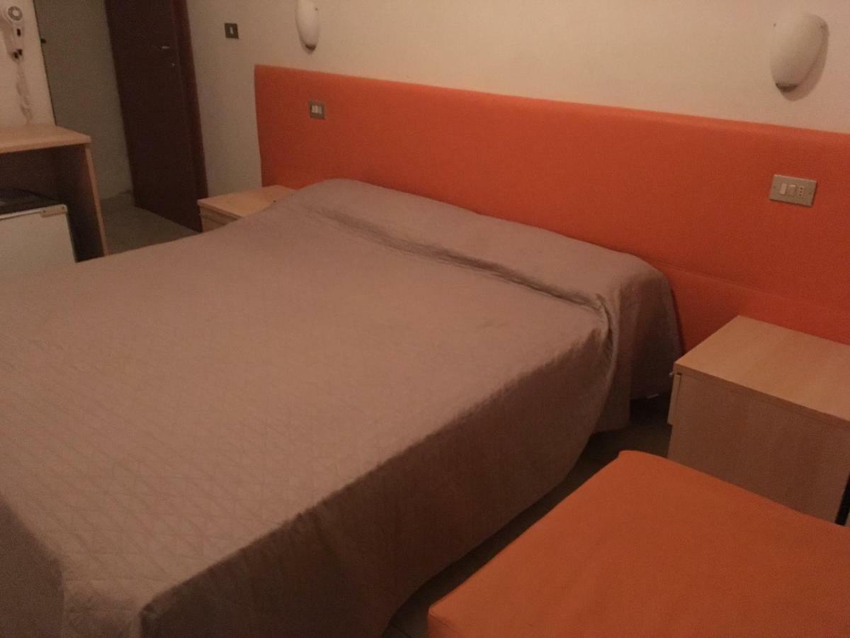 New Prophet Bed & Breakfast Cattolica Exterior photo