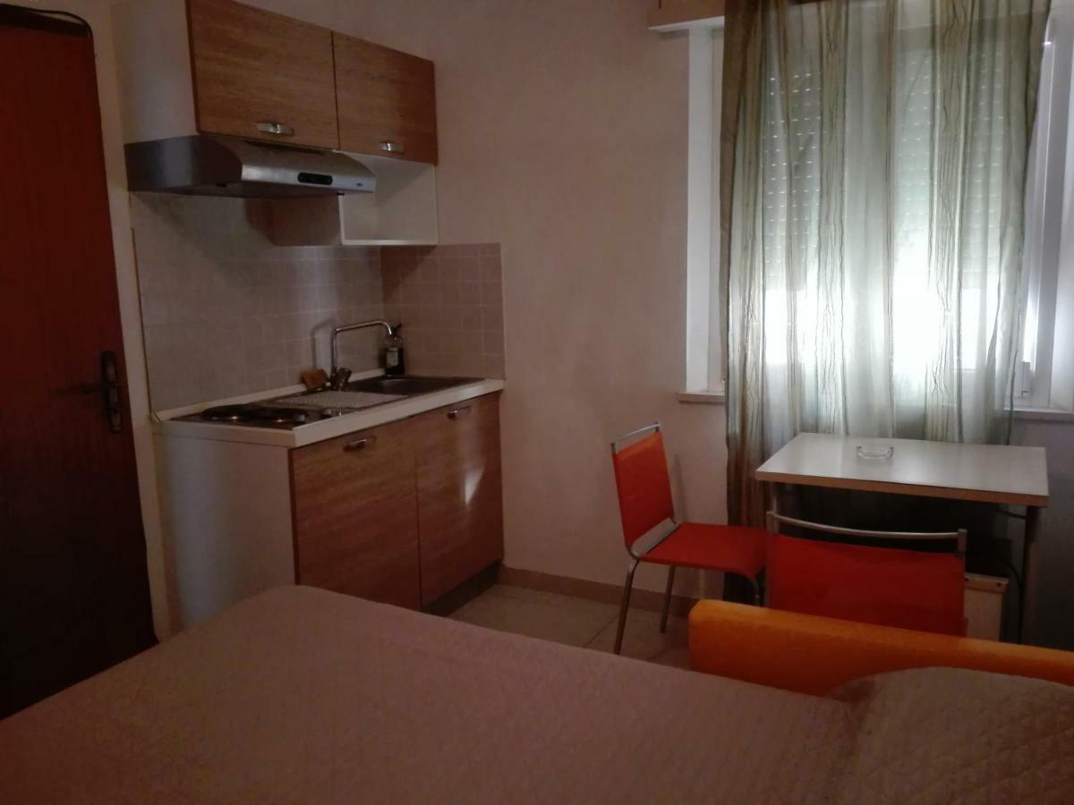 New Prophet Bed & Breakfast Cattolica Exterior photo